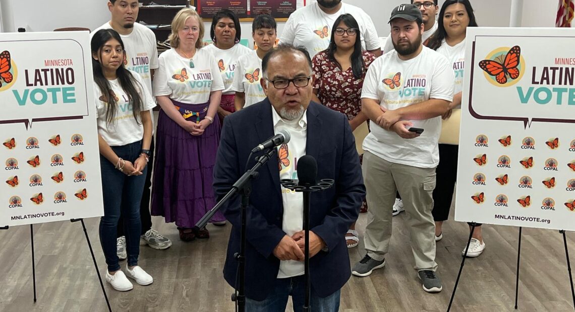 El director ejecutivo de COPAL, Francisco Segovia, durante la conferencia de prensa para lanzar la campaña Minnesota Latino Vote para 2024.