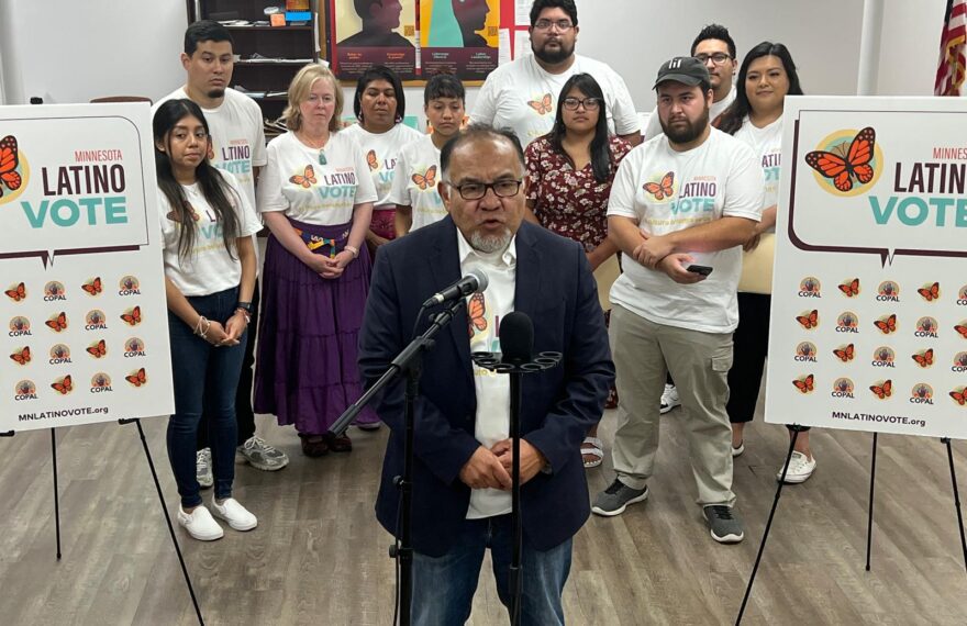 El director ejecutivo de COPAL, Francisco Segovia, durante la conferencia de prensa para lanzar la campaña Minnesota Latino Vote para 2024.